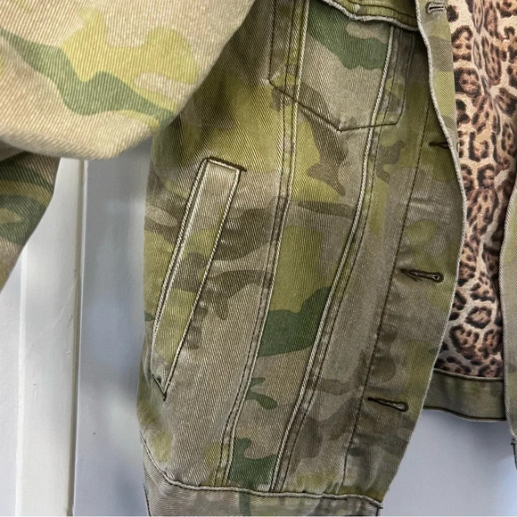 One Teaspoon
Bandits Camo & Leopard Print Denim Jacket - Picture 5 of 10